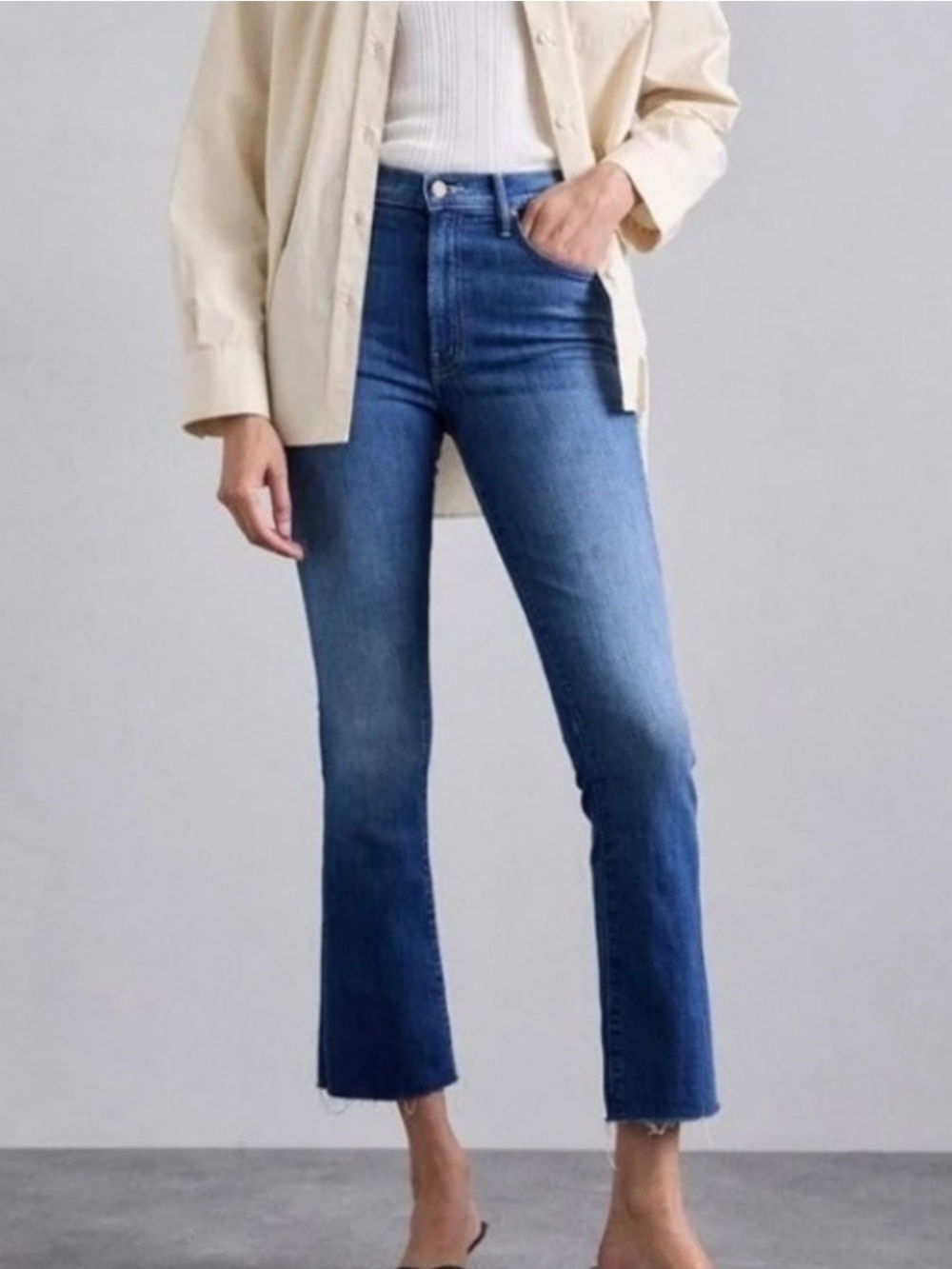 MOTHER High-Rise Insider Flood Fray Jeans - Medium Blue